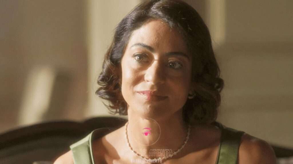 Clarice (Carol Castro) em cena da novela Garota do Momento