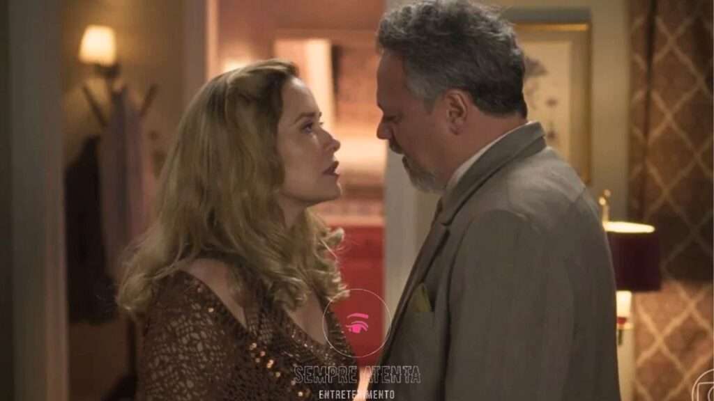 Lígia e Raimundo se encaram cheio de paixão em Garota do Momento.